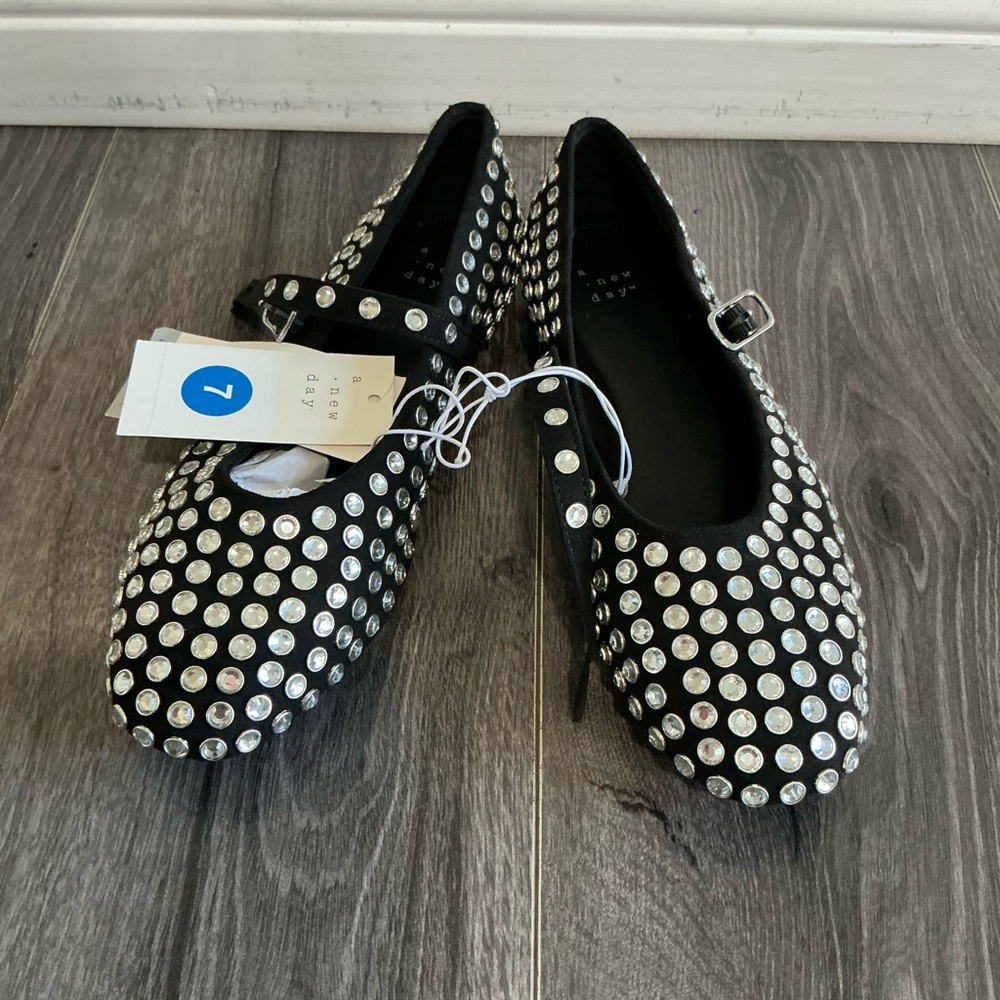 Women’s  Issa Rhinestone Ballet Flat. - Picture 6 of 16